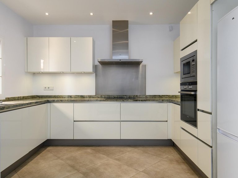 A stately 4-bedroom flat on a splendid street in the centre of Palma , Palma de Mallorca, Baleares 11