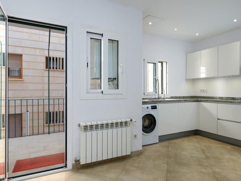A stately 4-bedroom flat on a splendid street in the centre of Palma , Palma de Mallorca, Baleares 12