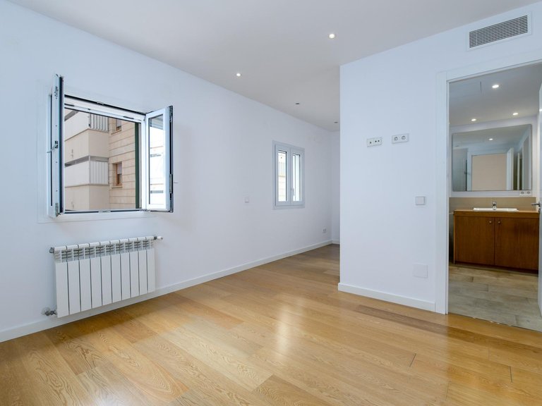 A stately 4-bedroom flat on a splendid street in the centre of Palma , Palma de Mallorca, Baleares 13