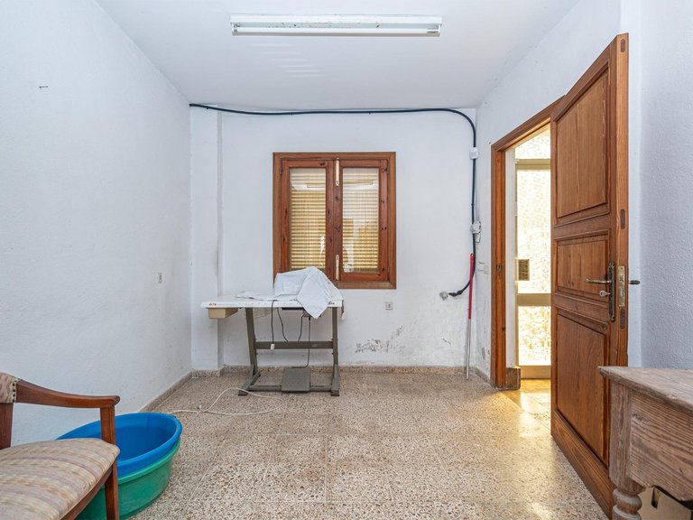 Stunning traditional house with great potential for extension , Sa Pobla, Baleares 3