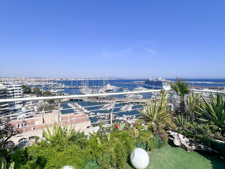 Exclusive penthouse available for short-term let with splendid sea views in La Bonanova. , Palma de Mallorca, Baleares 2