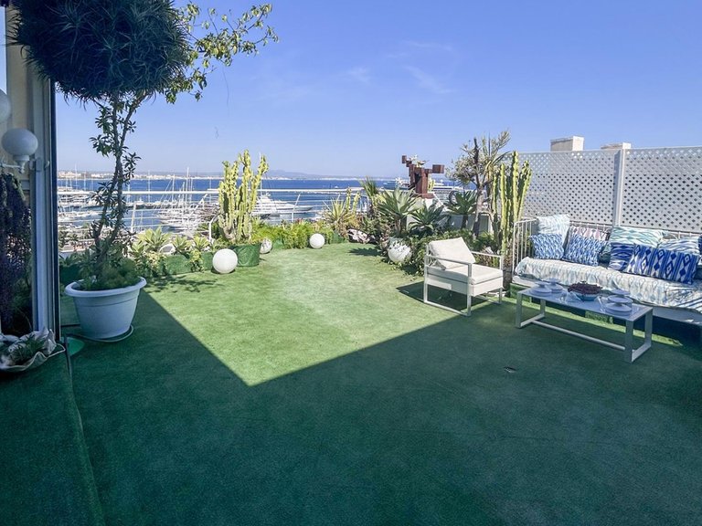 Exclusive penthouse available for short-term let with splendid sea views in La Bonanova. , Palma de Mallorca, Baleares 26
