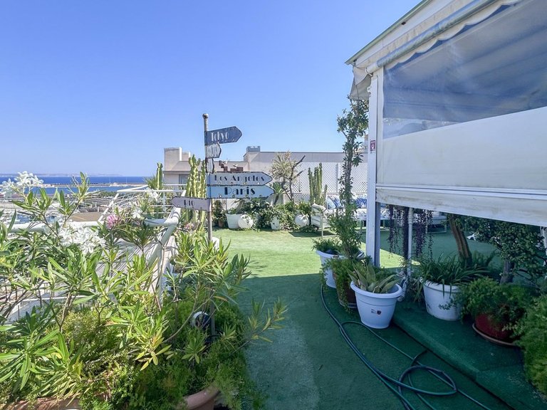 Exclusive penthouse available for short-term let with splendid sea views in La Bonanova. , Palma de Mallorca, Baleares 5