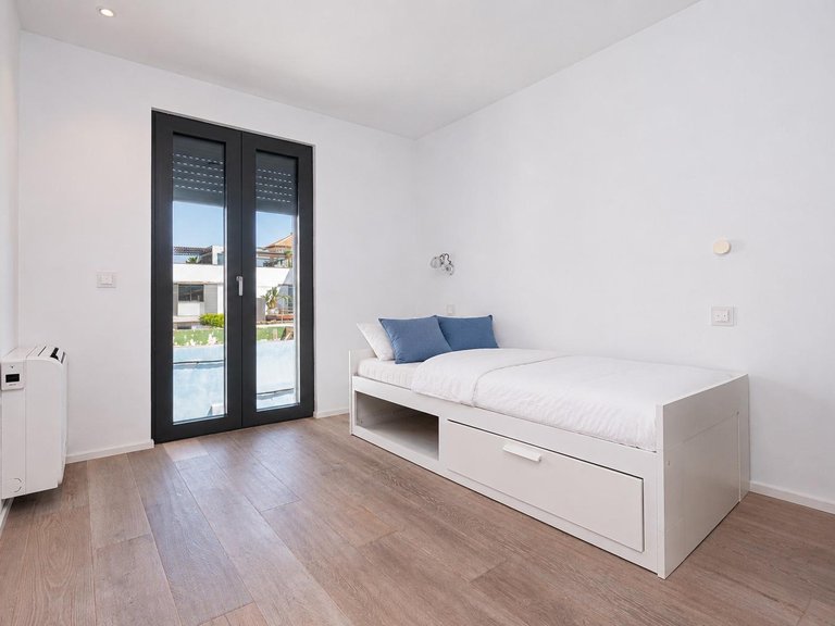 A 4-bedroom semi-detached house ready to move into, with a panoramic roof terrace by the sea in El Molinar, Palma , Palma de Mallorca, Baleares 14