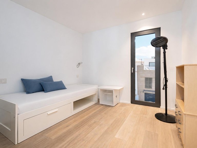 A 4-bedroom semi-detached house ready to move into, with a panoramic roof terrace by the sea in El Molinar, Palma , Palma de Mallorca, Baleares 15