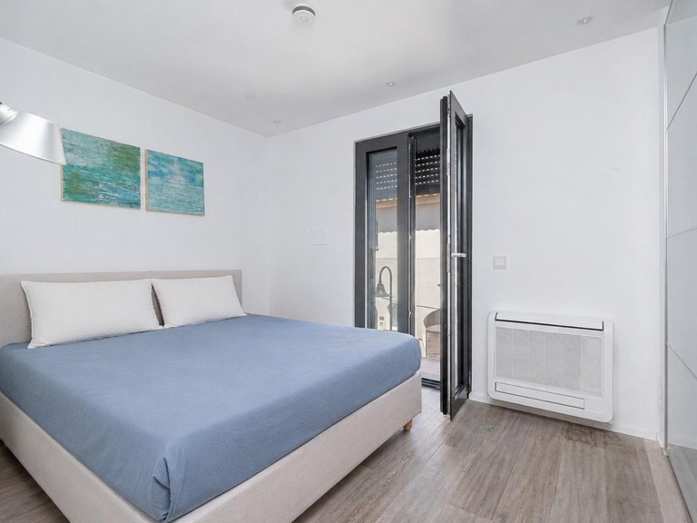 A 4-bedroom semi-detached house ready to move into, with a panoramic roof terrace by the sea in El Molinar, Palma , Palma de Mallorca, Baleares 19