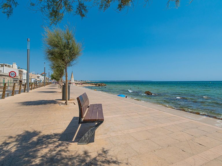 A 4-bedroom semi-detached house ready to move into, with a panoramic roof terrace by the sea in El Molinar, Palma , Palma de Mallorca, Baleares 26