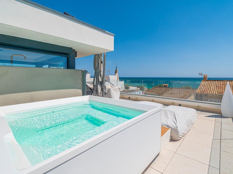 A 4-bedroom semi-detached house ready to move into, with a panoramic roof terrace by the sea in El Molinar, Palma , Palma de Mallorca, Baleares 5