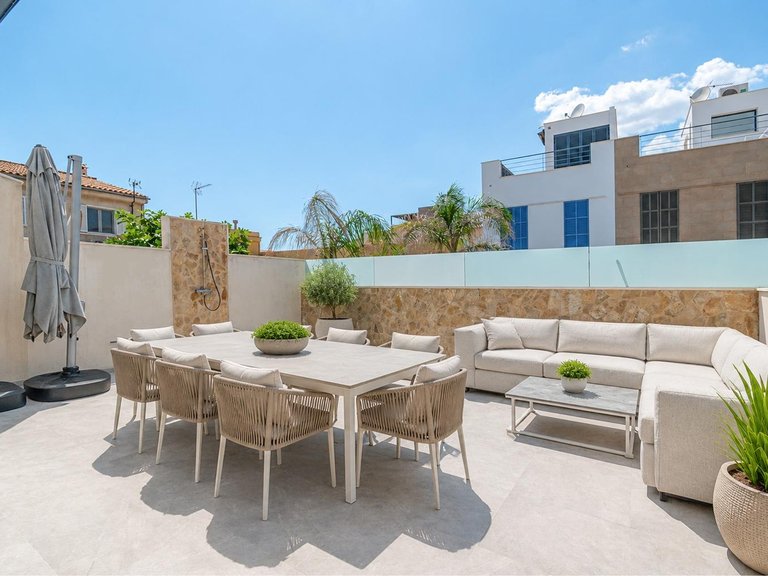 A 4-bedroom semi-detached house ready to move into, with a panoramic roof terrace by the sea in El Molinar, Palma , Palma de Mallorca, Baleares 6