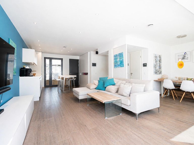 A 4-bedroom semi-detached house ready to move into, with a panoramic roof terrace by the sea in El Molinar, Palma , Palma de Mallorca, Baleares 7
