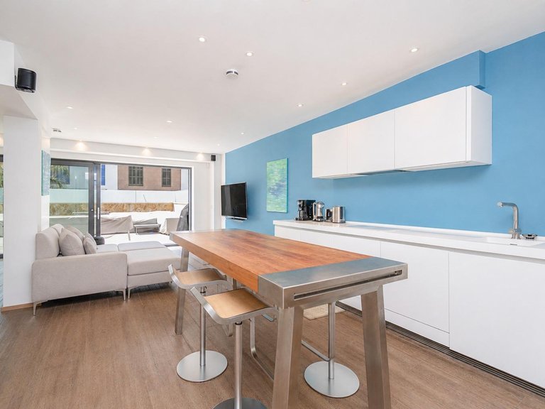 A 4-bedroom semi-detached house ready to move into, with a panoramic roof terrace by the sea in El Molinar, Palma , Palma de Mallorca, Baleares 9