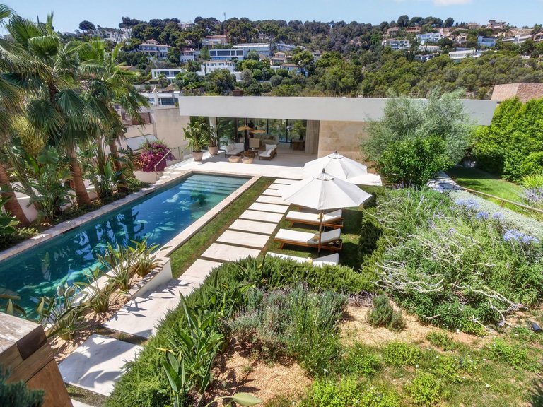 Contemporary New-Build Villa with Pool and Guest Apartment, Five Minutes' Walk from the Beach in Bendinat , Calvià, Baleares 1