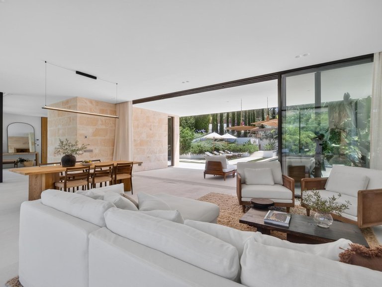 Contemporary New-Build Villa with Pool and Guest Apartment, Five Minutes' Walk from the Beach in Bendinat , Calvià, Baleares 10