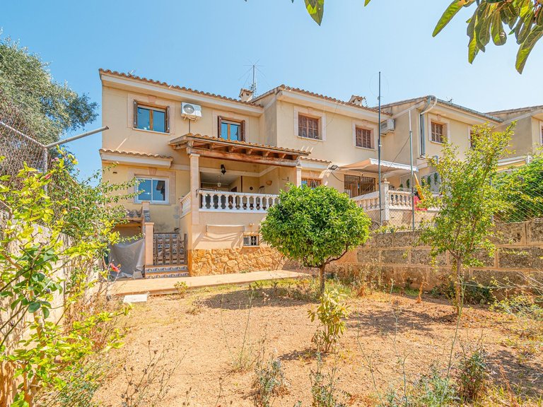Four-bedroom semi-detached house with garden, terrace and triple garage in Son Sardina, Palma , Palma de Mallorca, Baleares 1
