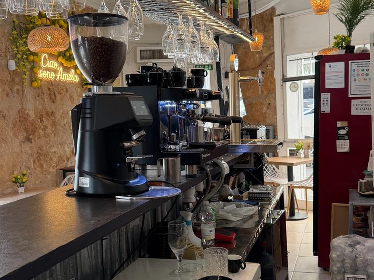 Established restaurant for Business Transfer on a Prime Corner with Avenida Argentina, Central Palma — €95,000 , Palma de Mallorca, Baleares 11