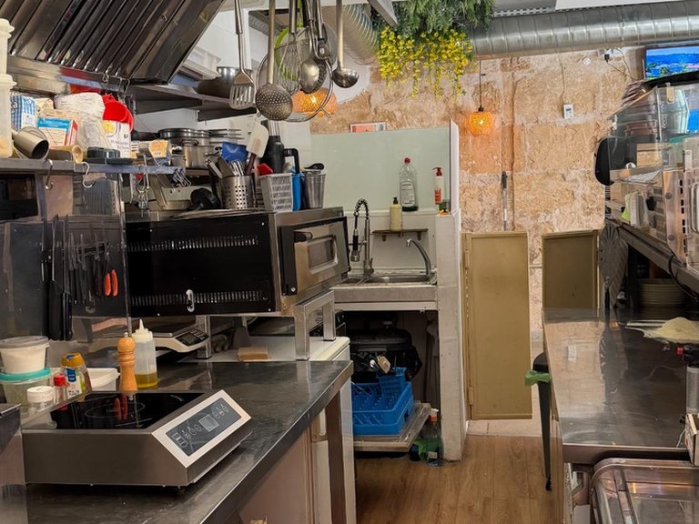 Established restaurant for Business Transfer on a Prime Corner with Avenida Argentina, Central Palma — €95,000 , Palma de Mallorca, Baleares 6