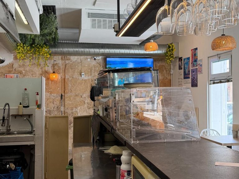 Established restaurant for Business Transfer on a Prime Corner with Avenida Argentina, Central Palma — €95,000 , Palma de Mallorca, Baleares 7