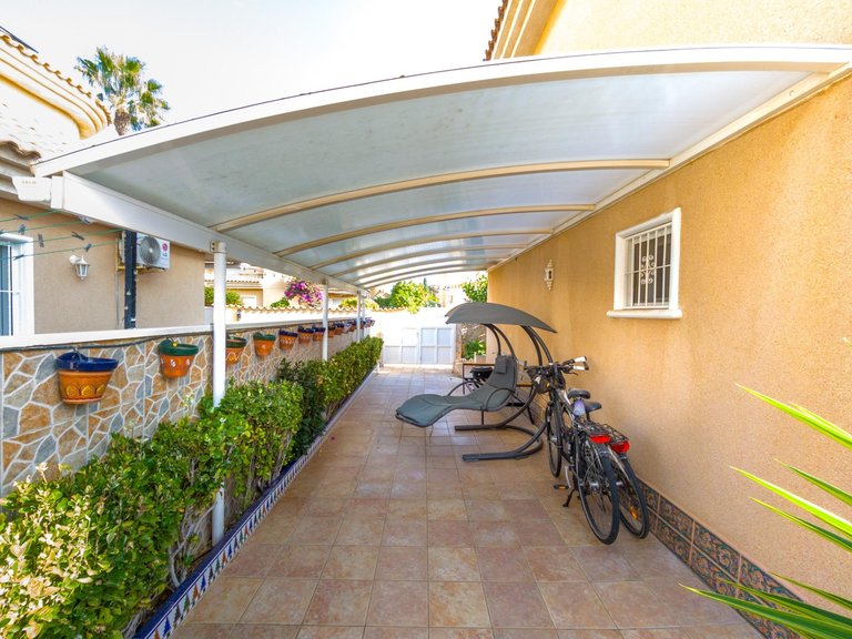 Villa for Sale in Costa Blanca Torrevieja, Alicante 1