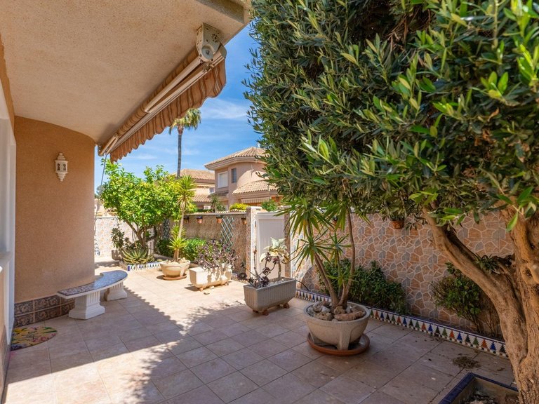 Villa for Sale in Costa Blanca Torrevieja, Alicante 2