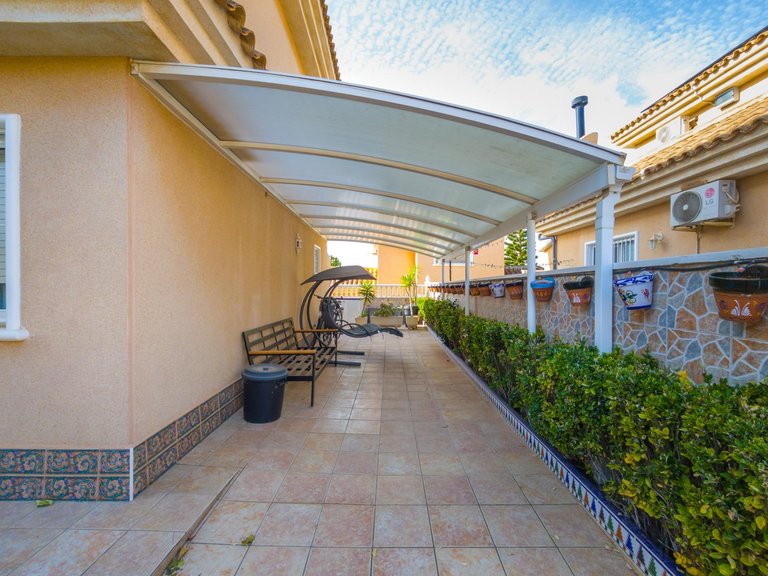 Villa for Sale in Costa Blanca Torrevieja, Alicante 27