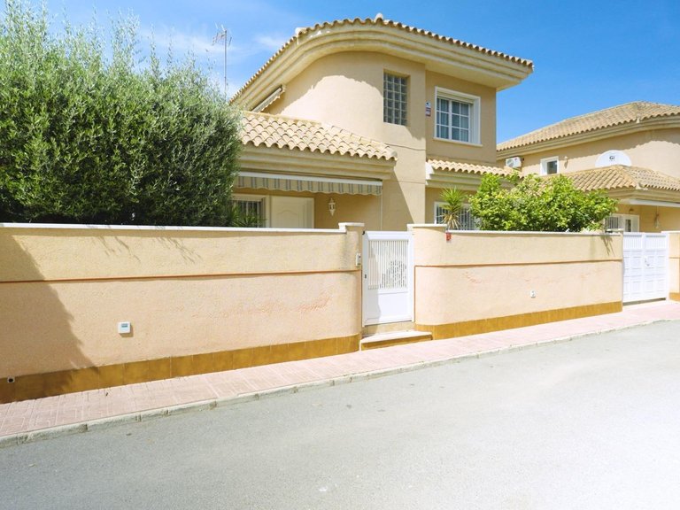 Villa for Sale in Costa Blanca Torrevieja, Alicante 33