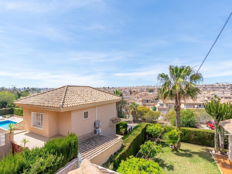 Villa for Sale in Costa Blanca Torrevieja, Alicante 26