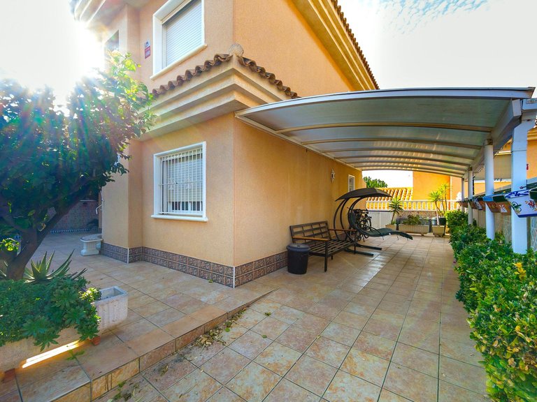 Villa for Sale in Costa Blanca Torrevieja, Alicante 28