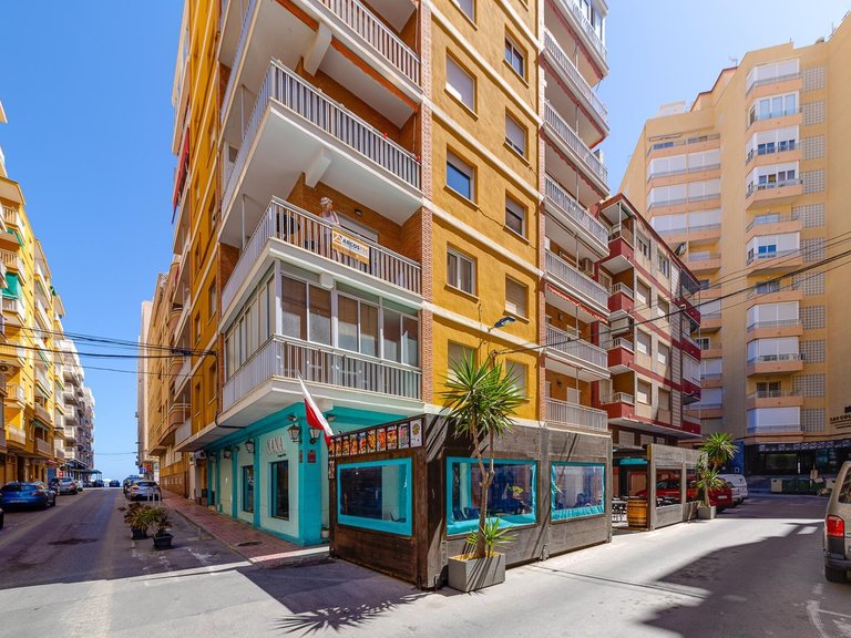 Apartment for Sale in Costa Blanca Torrevieja, Alicante 25