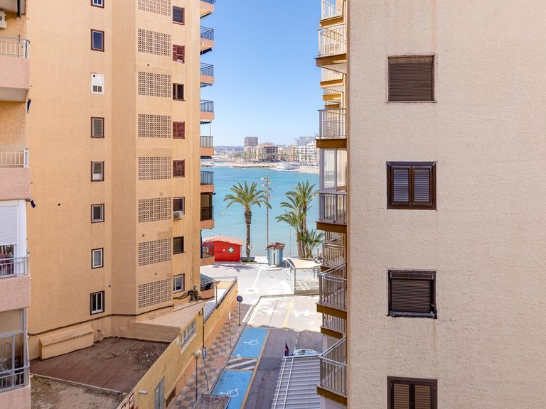 Apartment for Sale in Costa Blanca Torrevieja, Alicante 4