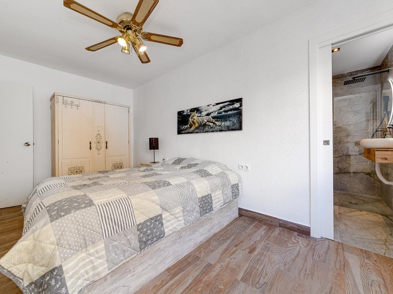 Apartment for Sale in Costa Blanca Torrevieja, Alicante 8