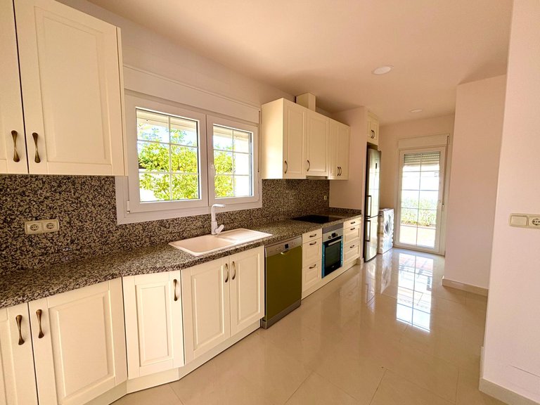 Villa for Sale in Costa Blanca Cabo Roig, Alicante 10