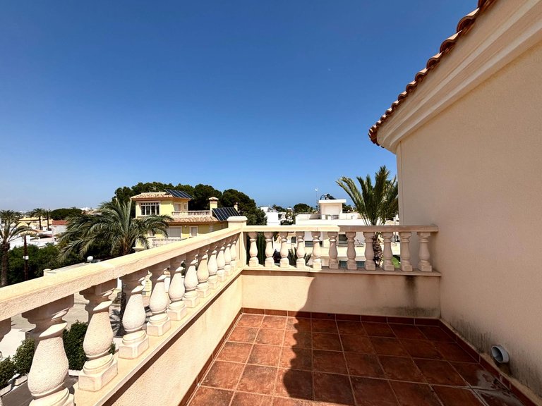 Villa for Sale in Costa Blanca Cabo Roig, Alicante 23