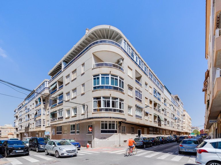Apartment for Sale in Torrevieja, Alicante 1