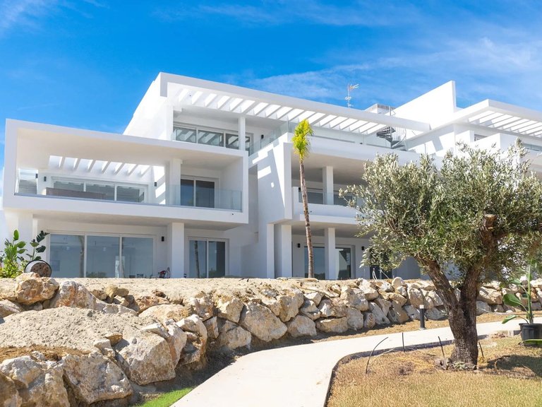 Apartment for Sale in Alcazaba Lagoon, Casares, Malaga 2