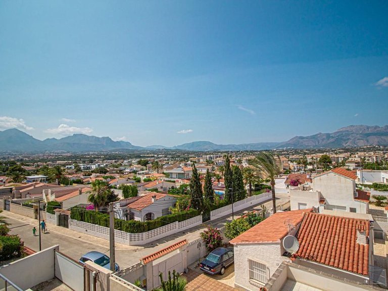 Villa for Sale in Costa Blanca Alfas Del Pi, Alicante 2