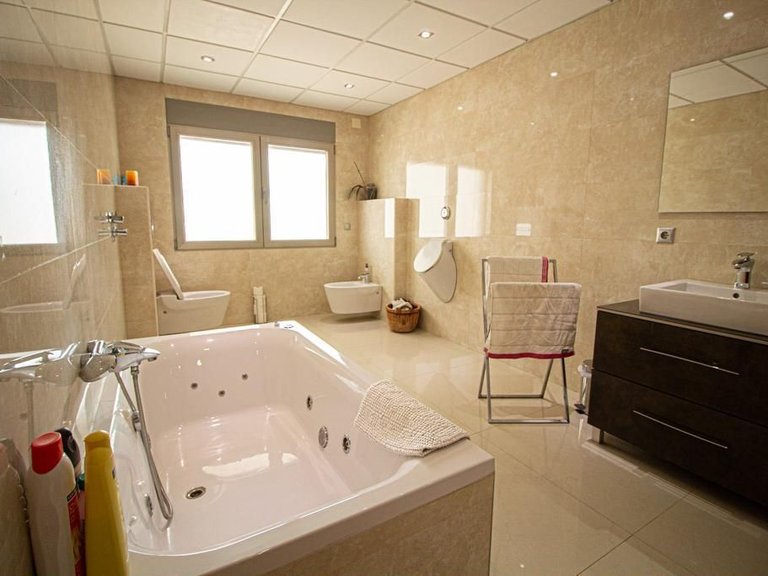 Villa for Sale in Costa Blanca Alfas Del Pi, Alicante 4