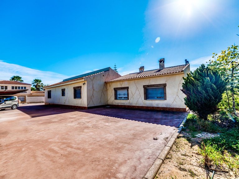 Villa for Sale in Costa Blanca Los Montesinos, Alicante 8