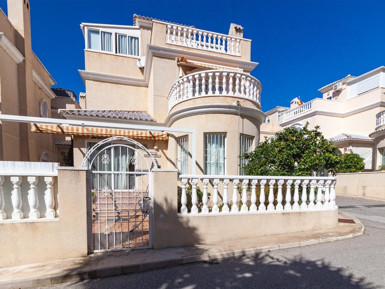 Villa for Sale in Costa Blanca Orihuela Costa, Alicante 1