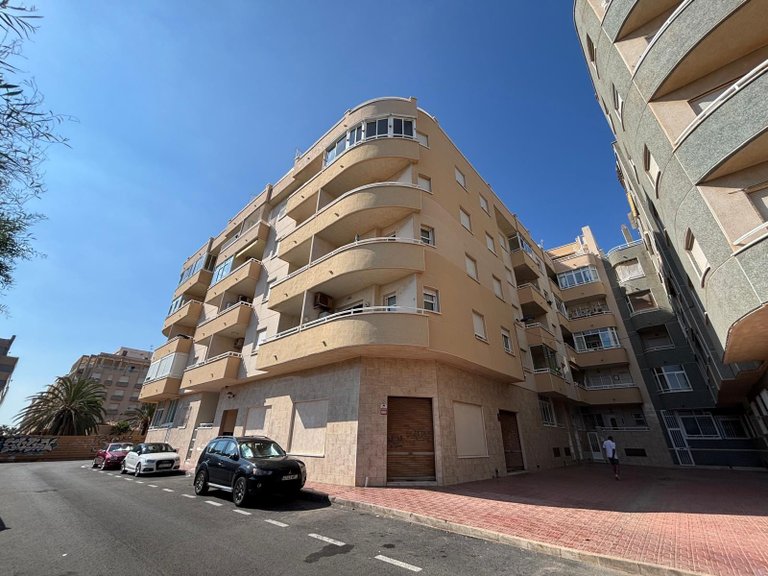 Apartment for Sale in Costa Blanca Torrevieja, Alicante 2