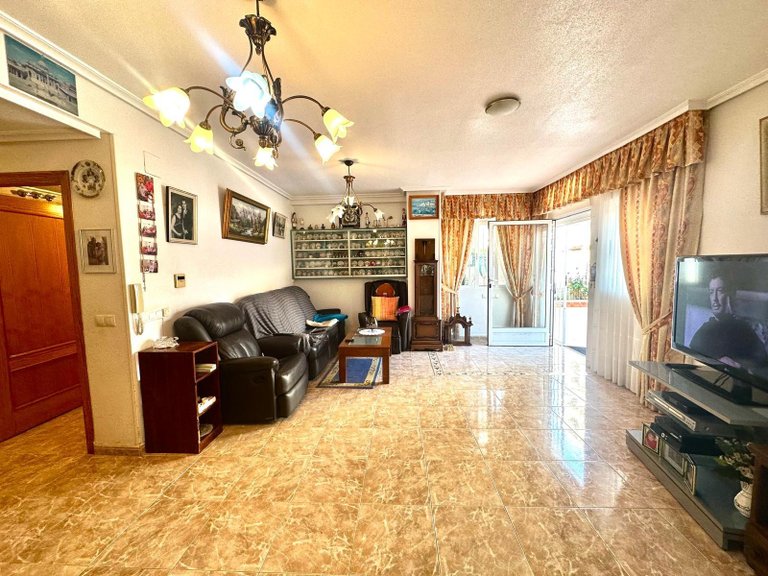 Apartment for Sale in Costa Blanca Torrevieja, Alicante 1