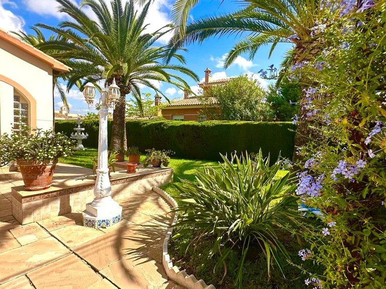 Villa for Sale in Costa Blanca Cabo Roig, Alicante 5