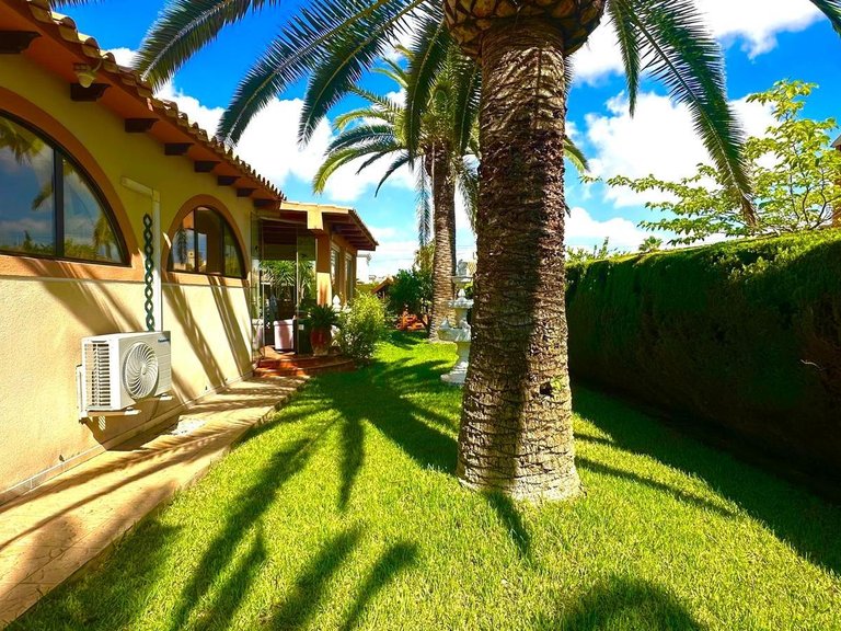 Villa for Sale in Costa Blanca Cabo Roig, Alicante 7