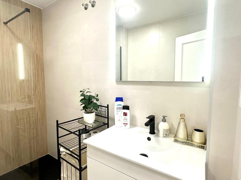 Apartment for Sale in Torrevieja, Alicante 32