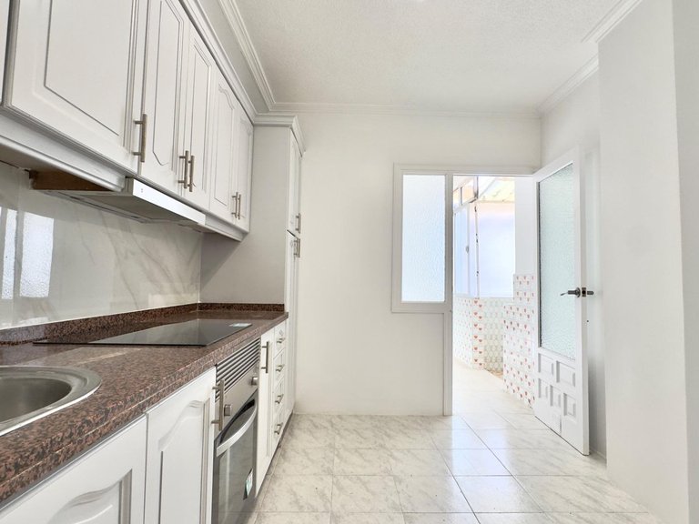 Apartment for Sale in Torrevieja, Alicante 25