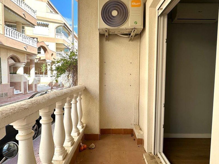 Apartment for Sale in Torrevieja, Alicante 34
