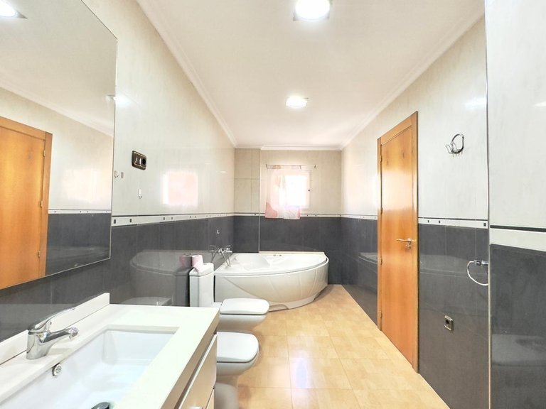 Apartment for Sale in Torrevieja, Alicante 24