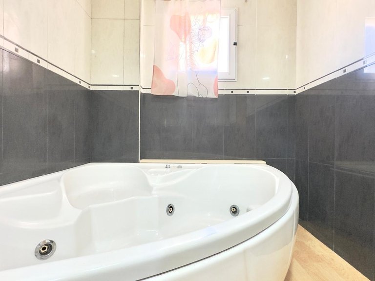 Apartment for Sale in Torrevieja, Alicante 28