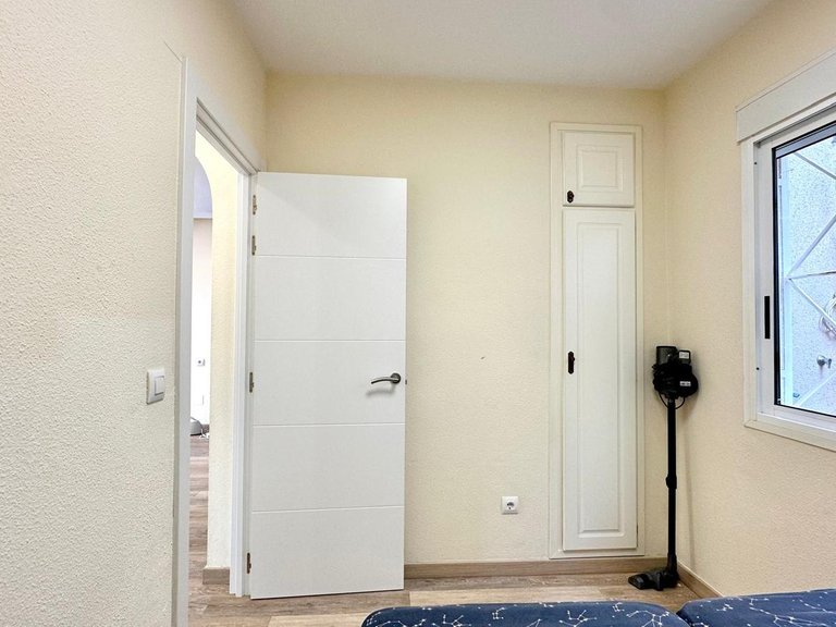 Villa for Sale in Torrevieja, Alicante 28