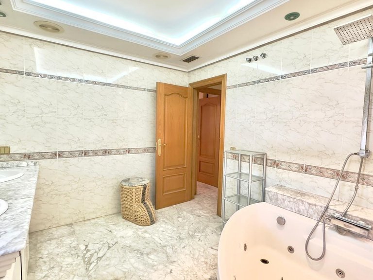 Penthouse for Sale in Costa Blanca Torrevieja, Alicante 17