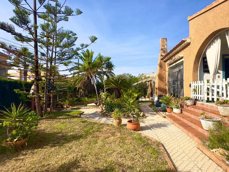 Villa for Sale in Costa Blanca Torrevieja, Alicante 46